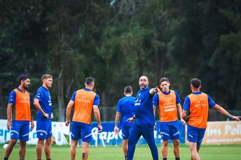 Gimnasia entrenó en Estancia Chica bajo las ordenes de Marcelo Méndez. 