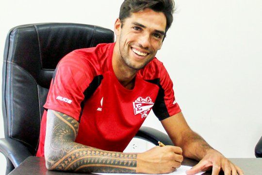 Emmanuel Mas firmó contrato con Estudiantes para 2022 (Foto: Prensa EDLP).