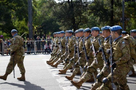 ¿paro de militares? por reclamo salarial se suspendio el desfile del 9 de julio