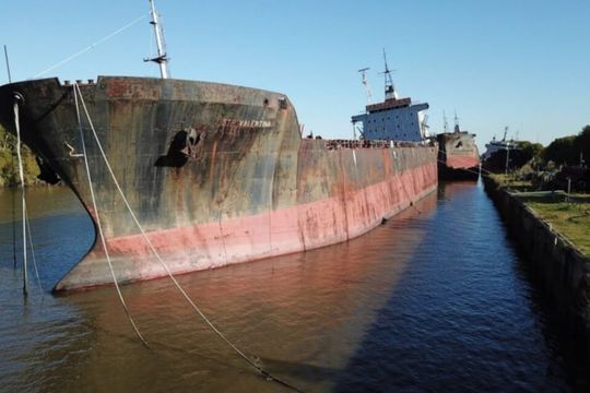 El buque se encuentra desafectado para su desguace (Foto: Fuerte Barragán)