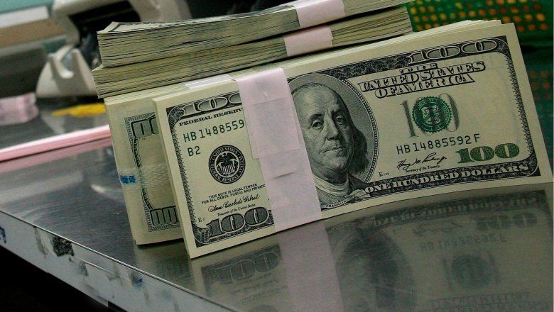 Dólar imparable: cotiza a 29.86 y Hacienda subastó 450 millones del acuerdo del FMI
