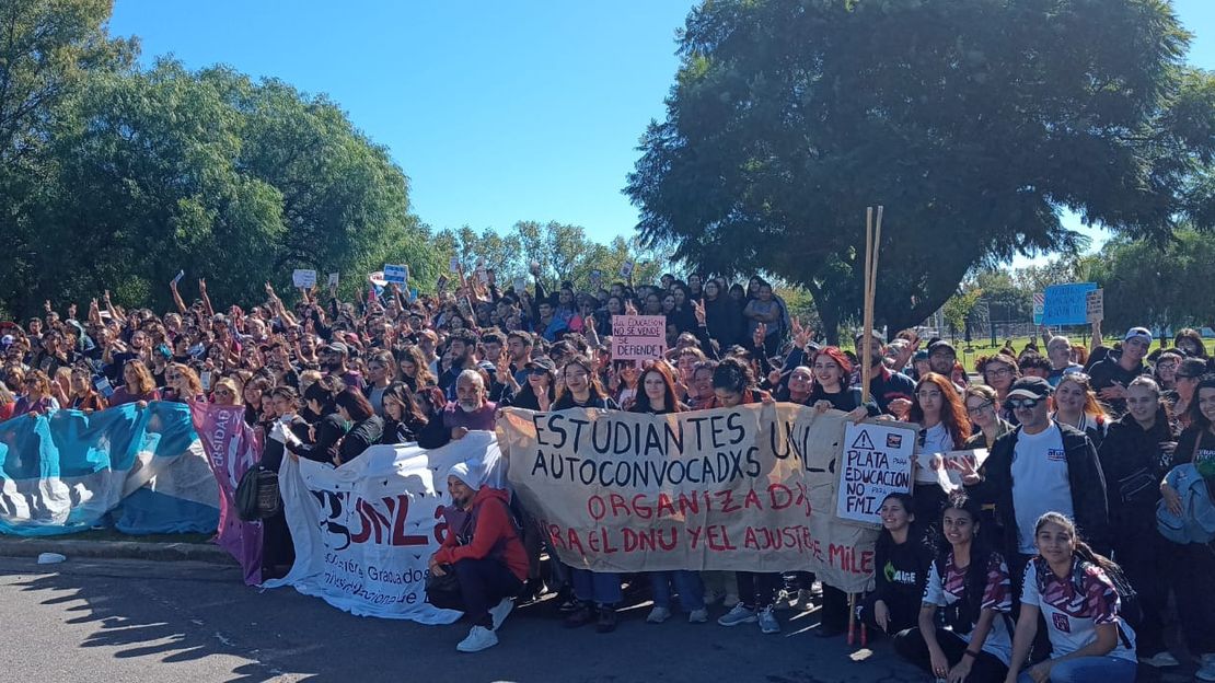Minuto a minuto: La marcha por las Universidades fue masiva y le marca un límite a Milei
