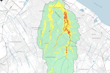 En rojo las zonas de alta peligrosidad por desbordes de los arroyos de la cuenca San Francisco Las Piedras.