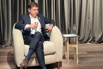 Axel Kicillof visitó los estudios de Infocielo Play para una extensa entrevista en Demasiado Humo.