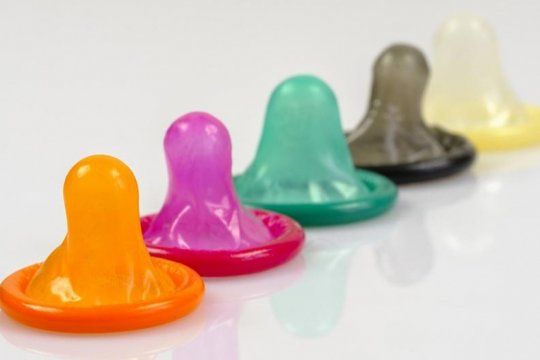 en el dia del preservativo: solo un 14,5% de los argentinos lo usa en todas sus relaciones