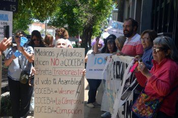 Autoconvocados de IOMA y una fuerte denuncia en Olavarría: Ya no sabemos quién miente