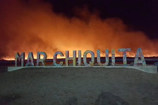 mar chiquita: se desato un incendio en la reserva natural