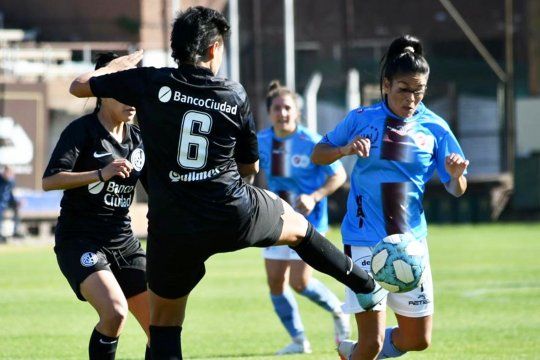 San Lorenzo doblegó a UAI Urquiza y es finalista en el fútbol femenino.