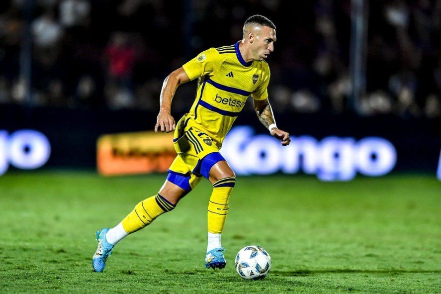 Norberto Briasco, hoy en Gimnasia, con la camiseta de Boca