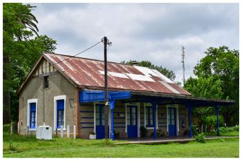 La vieja estación de Oliden, en Brandsen. Los vecinos piden emplazar un parque recreativo con senderos y forestación.