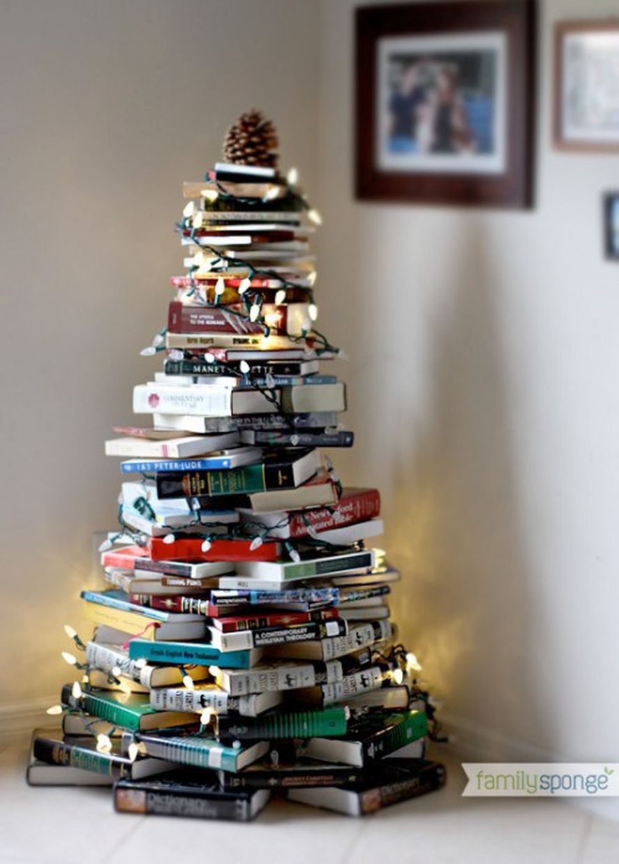 Este &aacute;rbol de Navidad es una muy buena idea para aquellas personas que aman la lectura. Tambi&eacute;n se puede decorar con luces, pelotas, y cualquier objeto navide&ntilde;o.