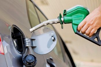 el gobierno impulsa el autoservicio de combustible, inspirado en el modelo estadounidense