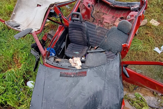 impactante accidente en ruta 2 entre un auto y un camion