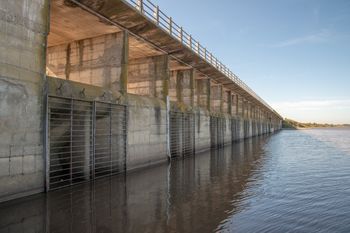 Avanza la licitación para optimizar el control de excedentes hídricos en la cuenca del Río Reconquista