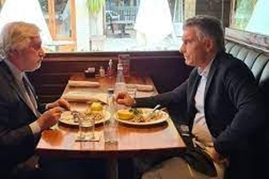 Julio Conte Grand en un almuerzo con Mauricio Macri