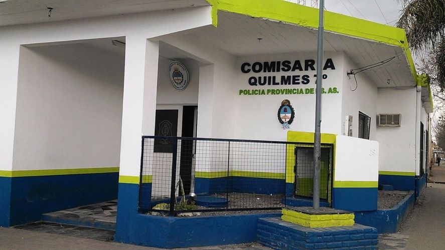 Quilmes: una mujer policía salvó la vida de un bebé en una comisaría