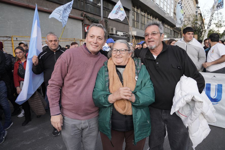 En el apoyo a Cristina Kirchner, reapareció Fernando Gray