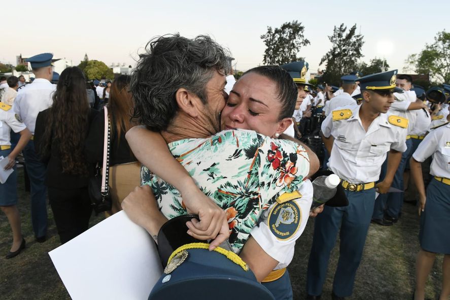 La emotiva ceremonia fue en La Plata. Egresaron 512 oficiales penitenciarios
