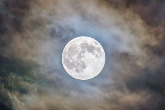 superluna de nieve: mira las mejores imagenes que dejo el fenomeno astronomico en las redes