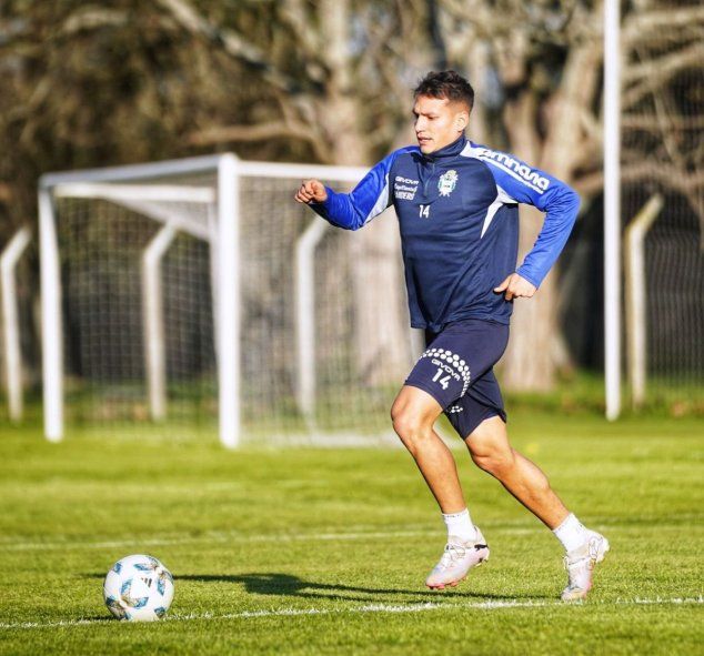 Agustín Bolívar realizando la pretemporada en Gimnasia 