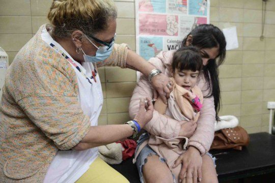 un juez suspendio la promocion de la campana de vacunacion contra el covid-19 para menores