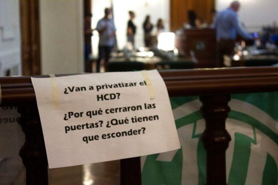 pergamino: la privatizacion de todos los servicios que impulsa el intendente genero un escandalo en el hcd