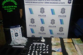 Cocaína, dinero, celulares. Eso secuestraron en la pollajería ubicada en Berisso