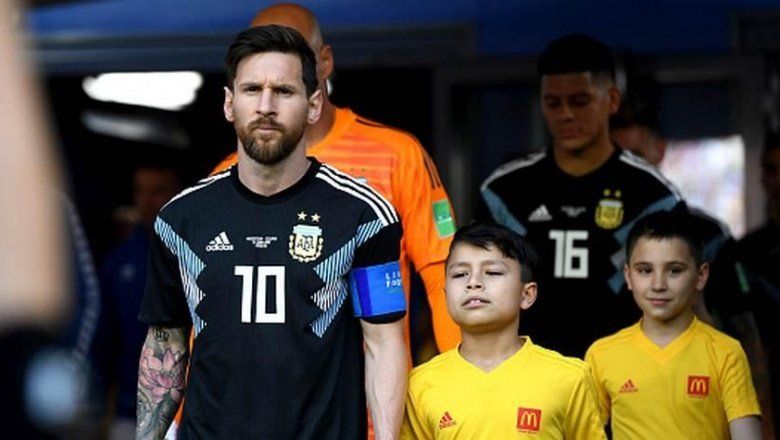 La historia de Felipe, el nene de Florencio Varela que ingresó a la cancha con Messi frente a Islandia