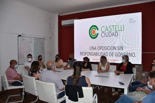 en castelli, el intendente acusa a la oposicion de querer cerrar la ciudad