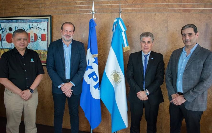 Avance clave para el megaproyecto de YPF y Petronas en Bahía Blanca