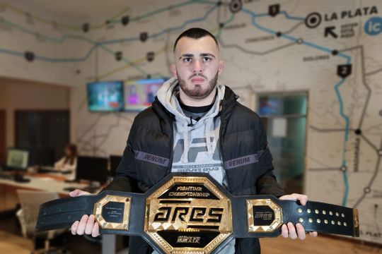 Laureano Staropoli se coronó campeón de MMA en Francia. 