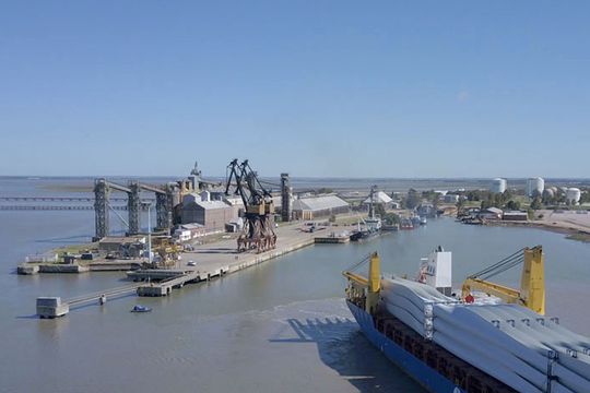 desde union por la patria le advierten a milei que desaprovecha el puerto de bahia blanca