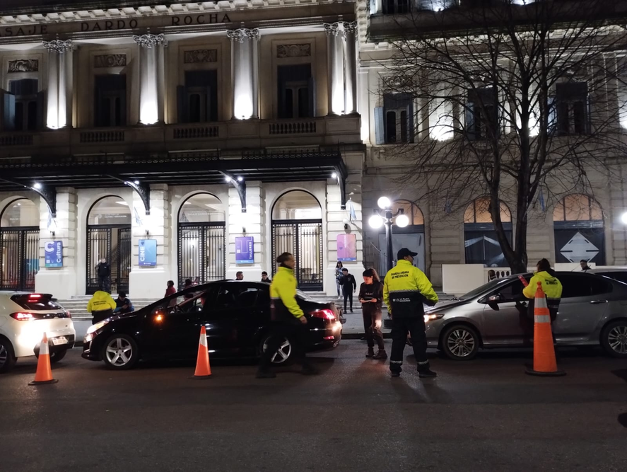 Un policía ebrio quiso huir de un control vehicular