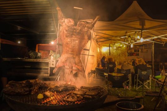 gastronomia, espectaculos y destrezas gauchas: asi sera la fiesta provincial del costillar de mar chiquita