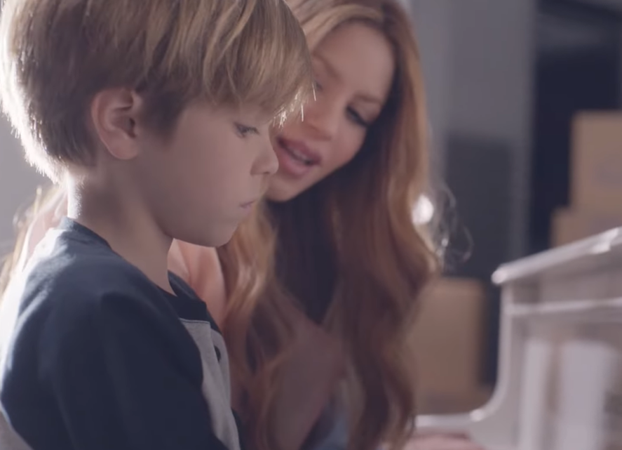 Shakira lanzó un videoclip y un emotivo mensaje a sus hijos