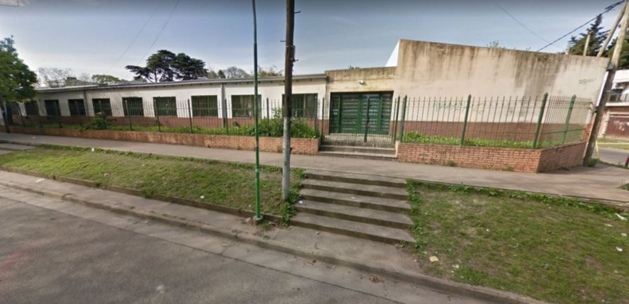 La Plata: provocan daño e intentan robar 11 notebooks de una escuela