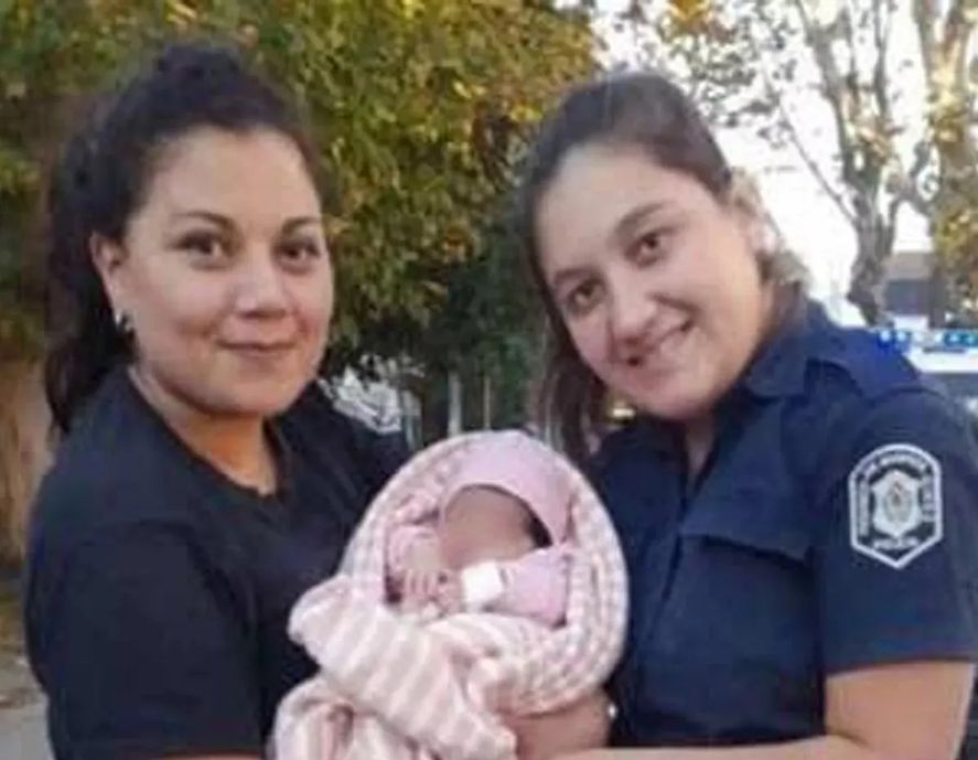Quilmes: una mujer policía salvó la vida de un bebé en una comisaría