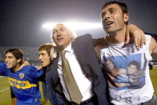 Inigualable: Carlos Bianchi levantó las últimas tres copas intercontinentales ganadas por equipos argentinos, hoy se cumplen 17 años de la última.