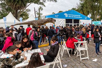 almirante brown celebra su 151° aniversario con la apertura de la 8° feria del libro