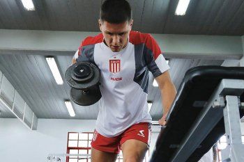 Guido Carrillo entrena en Estudiantes. (Foto: prensa EDLP)