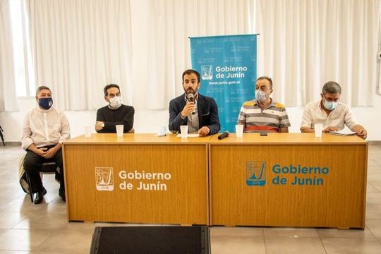 El intendente de Junín, Pablo Petrecca, encabezó la reunión del Comité de Crisis