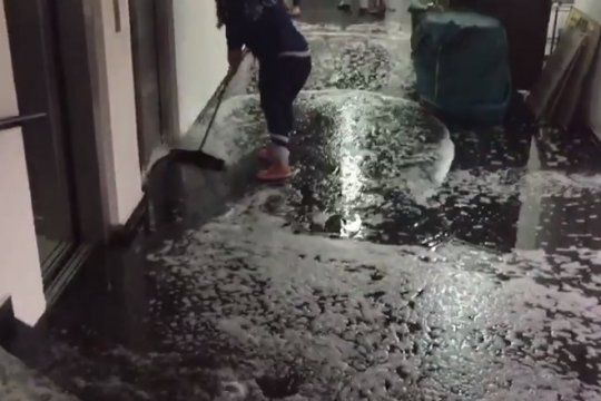 video: mira como se inundaron los tribunales penales de quilmes con la tormenta