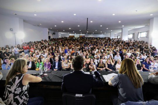 axel kicillof: el gobierno nacional quiere convencer a la sociedad de que no existe la desigualdad de genero