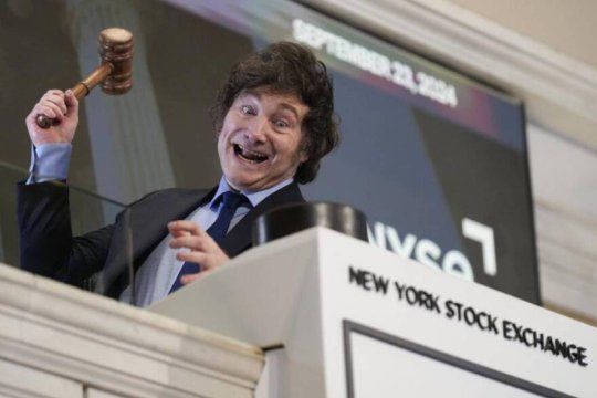 euforico y con el mismo libreto, javier milei toco la campana en wall street