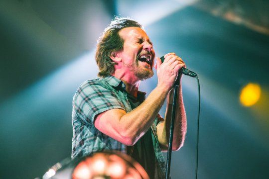 Eddie Vedder, el líder de Pearl Jam,acaba de lanzar un nuevo single, Cartography. 