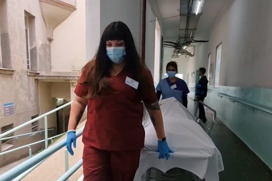 se incorporo el primer equipo de camilleras mujeres a un hospital bonaerense