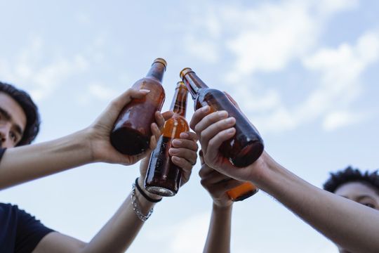La Defensoría del Pueblo alertó sobre las consecuencias negativas del consumo de alcohol en adolescentes