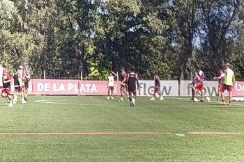 Estudiantes se entrena en City Bell con Eduardo Domínguez al frente