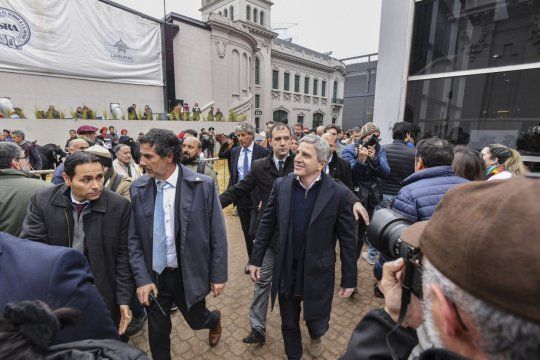 luego del cortocircuito, luis caputo le hace un guino al campo derogando un punado de regulaciones