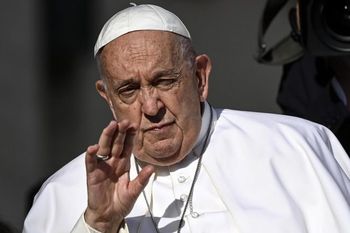 El Papa Francisco utilizó un término ofensivo para referirse a los homosexuales, y mantiene la postura de no admitirlos en los seminarios 